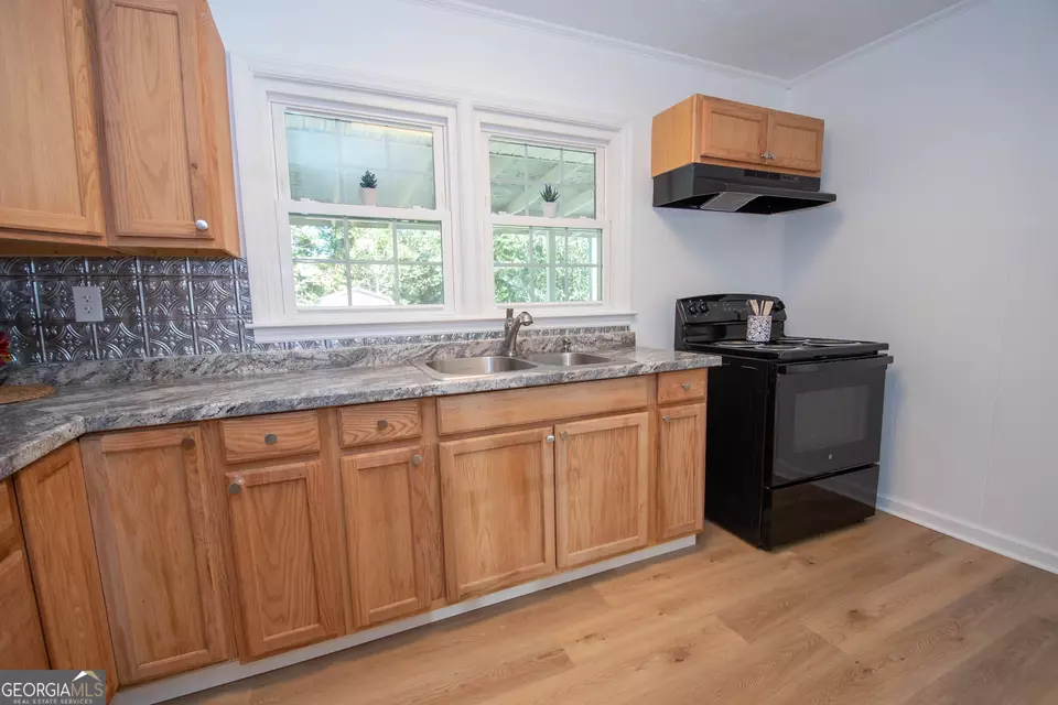 Kitchen - 12 Ulas B Ware Rd, Newnan, GA 30263 photo 3 of 3