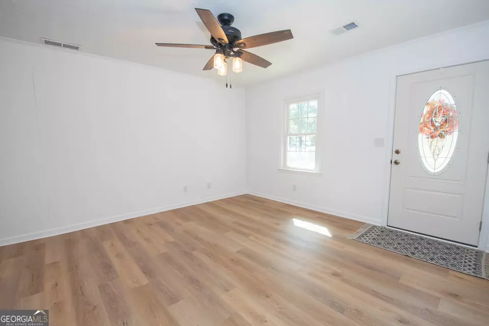 Living - 12 Ulas B Ware Rd, Newnan, GA 30263 photo 1 of 4