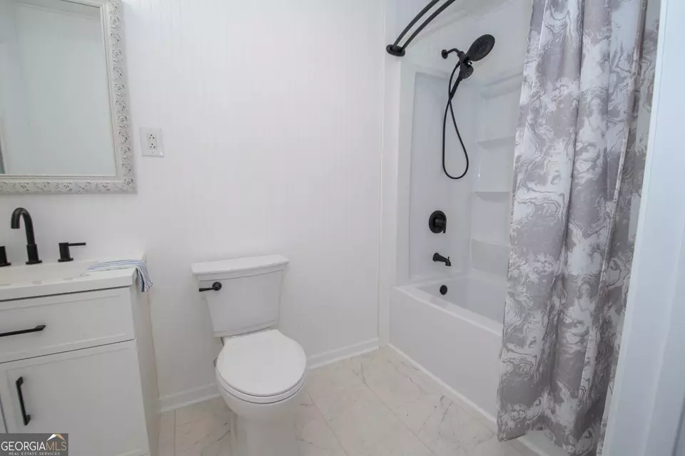 Bath - 12 Ulas B Ware Rd, Newnan, GA 30263 photo 1 of 3