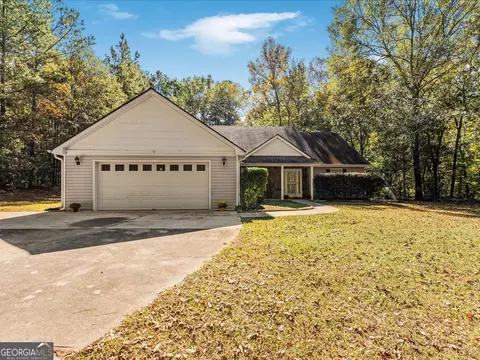 205 Pebble Creek Dr, Covington, GA 30016
