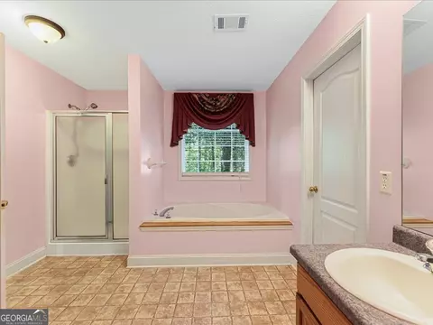 Bath - 205 Pebble Creek Dr, Covington, GA 30016 photo 2 of 3