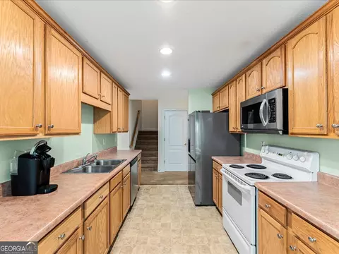 Kitchen - 205 Pebble Creek Dr, Covington, GA 30016 photo 3 of 3