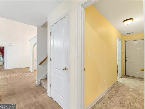 Entry Way - 205 Pebble Creek Dr, Covington, GA 30016 photo 2 of 2
