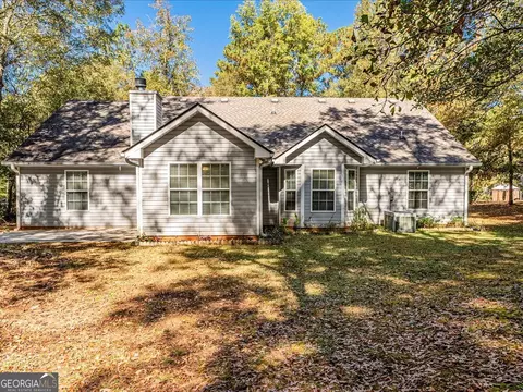 Exterior - 205 Pebble Creek Dr, Covington, GA 30016 photo 4 of 7
