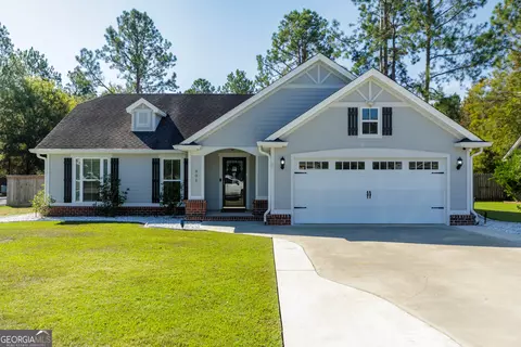 901 Sugarberry Dr, Hahira, GA 31632