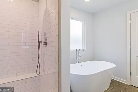 Bath - 300 Glenhaven Dr # 001D, Lagrange, GA 30241 photo 4 of 4