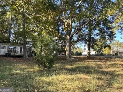 21 Winn St, Royston, GA 30662