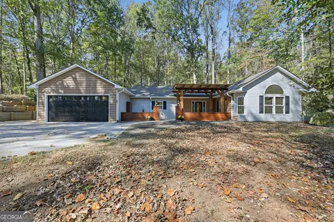 257 Lake Place Dr, Lavonia, GA 30553