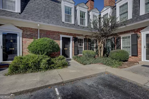 6 Kings Tavern Pl NW, Atlanta, GA 30318
