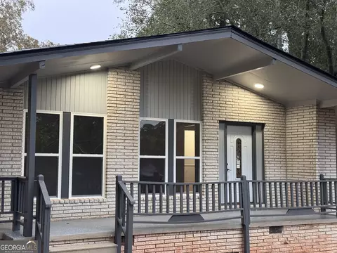 736 Valley Creek Dr, Stone Mountain, GA 30083