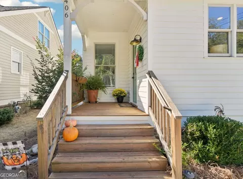 Exterior - 406 Bell St, Monroe, GA 30655 photo 8 of 11