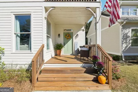 Exterior - 406 Bell St, Monroe, GA 30655 photo 2 of 11