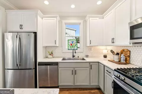 Kitchen - 406 Bell St, Monroe, GA 30655 photo 5 of 7