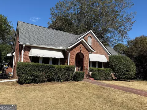 15 Temple Ave, Newnan, GA 30263