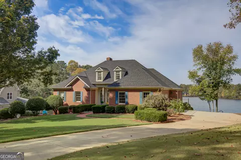 215 S Shore Dr, Newnan, GA 30263
