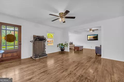 Living - 619 Watson St, Toccoa, GA 30577 photo 1 of 3