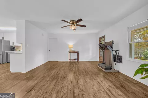 Living - 619 Watson St, Toccoa, GA 30577 photo 2 of 3