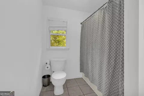 Bath - 619 Watson St, Toccoa, GA 30577 photo 3 of 3