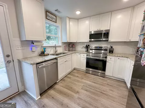 Kitchen - 474 Waterview Dr, Lagrange, GA 30240 photo 1 of 3