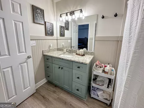 Bath - 474 Waterview Dr, Lagrange, GA 30240 photo 2 of 3