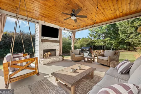 Exterior - 47 Chatham Ct, Williamson, GA 30292 photo 8 of 13