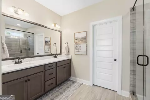 Bath - 47 Chatham Ct, Williamson, GA 30292 photo 1 of 3