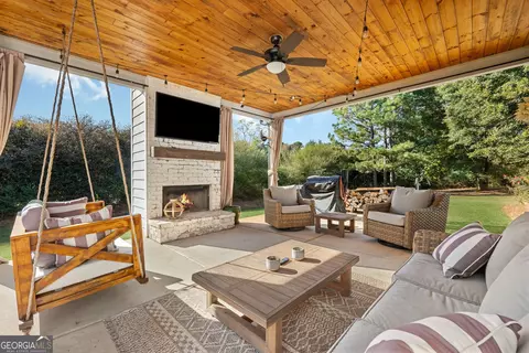 Exterior - 47 Chatham Ct, Williamson, GA 30292 photo 9 of 13