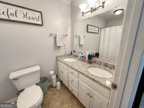 Bath - 928 Stewart Rd, Lagrange, GA 30241 photo 2 of 3