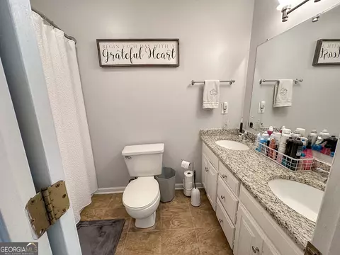 Bath - 928 Stewart Rd, Lagrange, GA 30241 photo 1 of 3