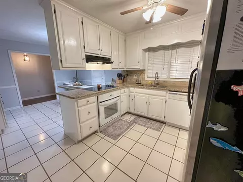 Kitchen - 928 Stewart Rd, Lagrange, GA 30241 photo 1 of 3