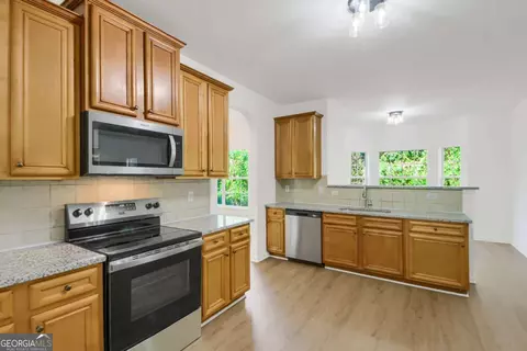 Kitchen - 1432 Shadow Creek Ave, Hampton, GA 30228 photo 1 of 3