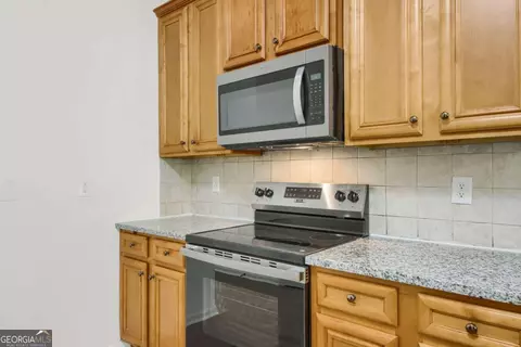 Kitchen - 1432 Shadow Creek Ave, Hampton, GA 30228 photo 3 of 3