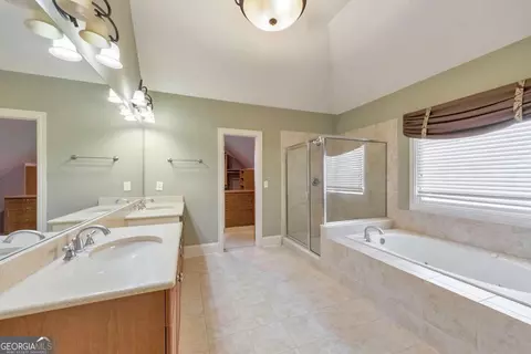 Bath - 3161 Willowstone Dr, Duluth, GA 30096 photo 2 of 6