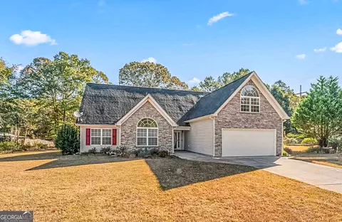 Exterior - 137 Dodgen Place Dr, Hampton, GA 30228 photo 2 of 10