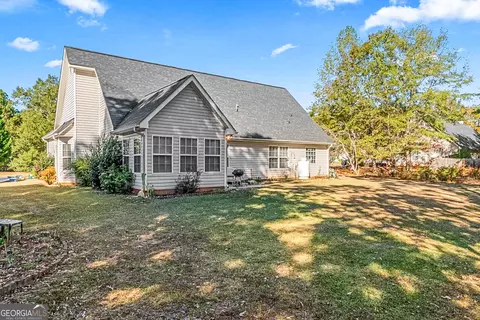 Exterior - 137 Dodgen Place Dr, Hampton, GA 30228 photo 4 of 10