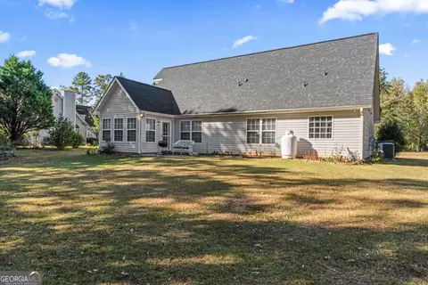 Exterior - 137 Dodgen Place Dr, Hampton, GA 30228 photo 6 of 10