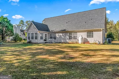 Exterior - 137 Dodgen Place Dr, Hampton, GA 30228 photo 9 of 10