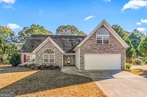 137 Dodgen Place Dr, Hampton, GA 30228