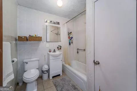 Bath - 2656 Ware St, Blackshear, GA 31516 photo 1 of 2
