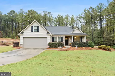 703 Grove Pointe Cir, Locust Grove, GA 30248