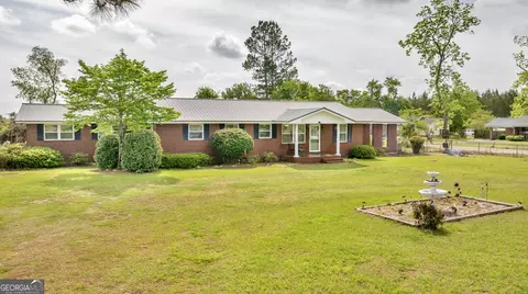 147 Reba Dr, Swainsboro, GA 30401