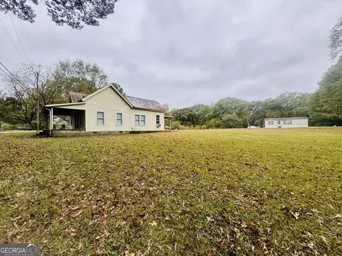 112 Cemetery St, Kingston, GA 30145