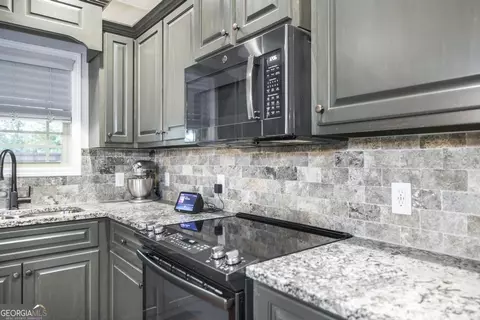 Kitchen - 112 Dora Ln, Byron, GA 31008 photo 3 of 5