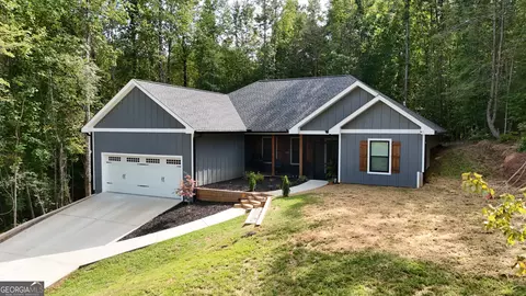 212 Yonah Springs Dr, Cleveland, GA 30528