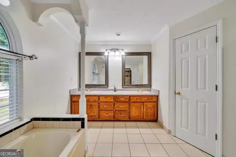 Bath - 620 Hatchee Ridge Rd, Dublin, GA 31021 photo 2 of 4
