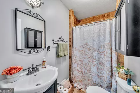 Bath - 620 Hatchee Ridge Rd, Dublin, GA 31021 photo 4 of 4