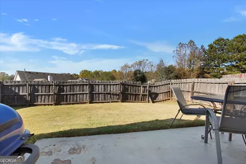 Exterior - 150 Charleston Pl, Covington, GA 30016 photo 4 of 6