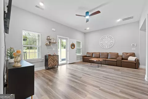 410 Strickland Loop, Forsyth, GA 31029 photo 6