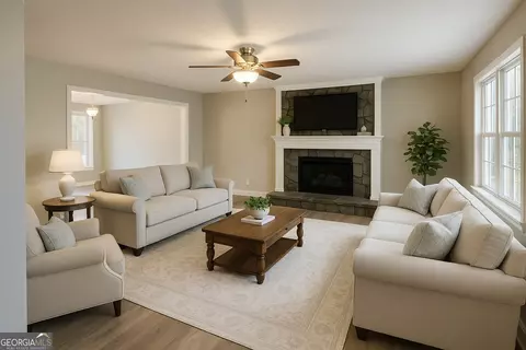 Living - 1516 Stark Rd, Jackson, GA 30233 photo 1 of 4