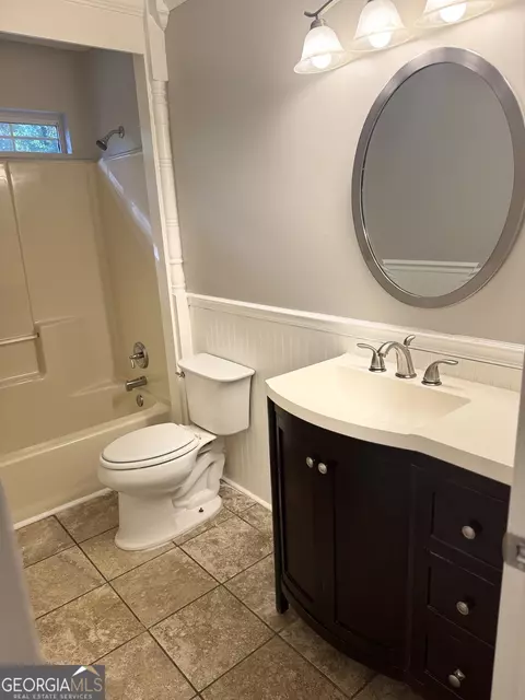 Bath - 1516 Stark Rd, Jackson, GA 30233 photo 3 of 3
